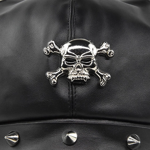 Casquette Militaire Punk Rock Femmes Hommes Noir en Cuir PU Gavroche Avec Insigne de Crâne Argenté et Rivets Mode Gothique