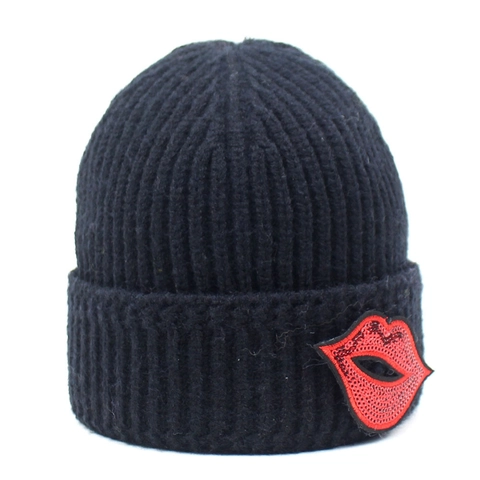 Women Winter Beanie Hat Rib-Knit Soft Core-Spun Yarn Warm Skull Cap With Sequin Red Lips Patch Folded Brim Beanie