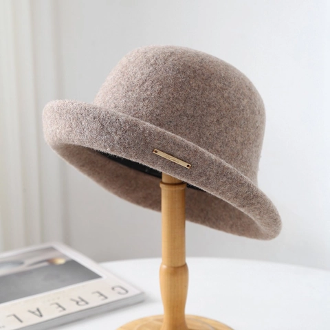 Elegant Wool Cloche Hat For Women Vintage Rolled Brim Bucket Hat Solid Color Warm Winter Top Hat With Metal Tag