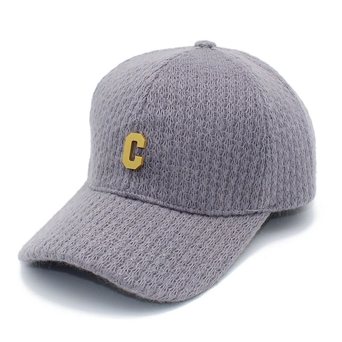 Damen Gestrickte Baseballkappe Dicke Warme Wintermütze Mit Metallbuchstabe C Dekoration Mode Vintage Einfarbig Reisemütze
