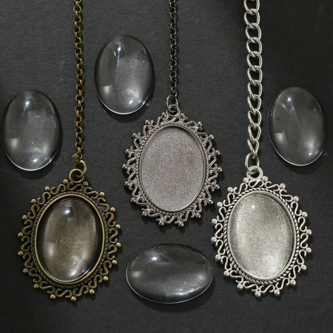 Vintage Alloy Photo Frame Pendant Necklace With Resin Lid Oval Filigree Memory Locket Retro Jewelry Gift For Women Men