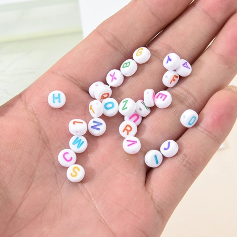 Acryl Alphabet Buchstaben Perlen Rund Flach Mehrfarbig Bedruckt Weiß Kunststoff Lose Abstandsperlen Für DIY Schmuckherstellung
