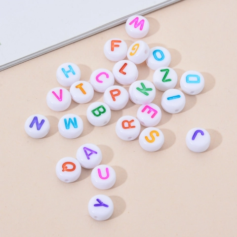 Acryl Alphabet Buchstaben Perlen Rund Flach Mehrfarbig Bedruckt Weiß Kunststoff Lose Abstandsperlen Für DIY Schmuckherstellung
