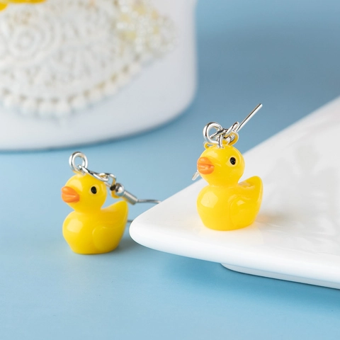 Cute Cartoon Little Yellow Duck Resin Dangle Earrings Sweet Animal Duck Pendant Charms For Women Girls Jewelry Gift
