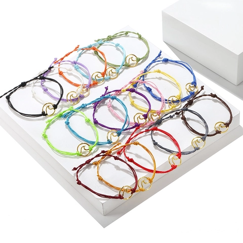 Handgemaakte Boheems Gevlochten Wasdraad Armband Met Legering Goud Ronde Golf Bedel Voor Vrouwen Mannen Strand Sieraden Verstelbare Surfen Cadeau