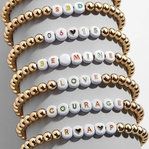Minimalistische Legering Gouden Kralen Armband Met Kleurrijke Alfabet Letters Witte Ronde Kralen Stretch Armband Voor Dames Heren Sieraden