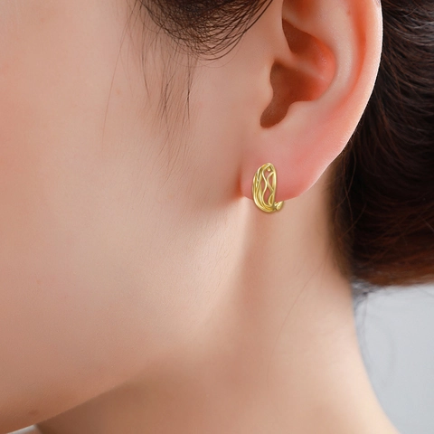 Simple Gold Plated Copper Hollow Rattan Pattern Hoop Earrings For Women Minimalist Geometric U-Shape Design Jewelry Accessory