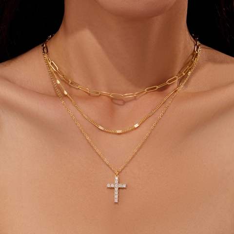 18K Vergulde Koperen Kruis Hanger Halsketting Voor Vrouwen Gepersonaliseerde Mode Niche Ontwerp Zirconia Sleutelbeen Ketting Sieraden