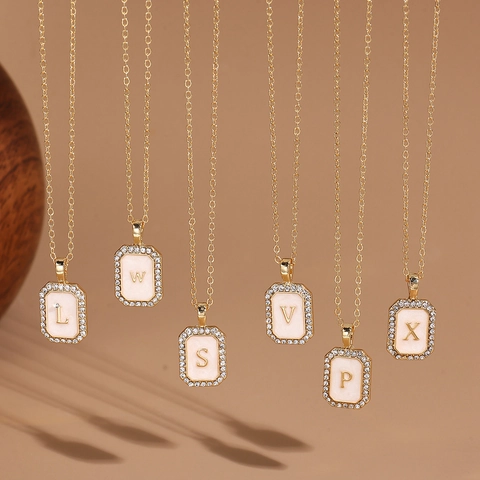 Mode Alfabet Beginletter Hanger Ketting Vergulde Legering Emaille Zirconia Vierkante Hanger Ketting Vrouwen Sieraden