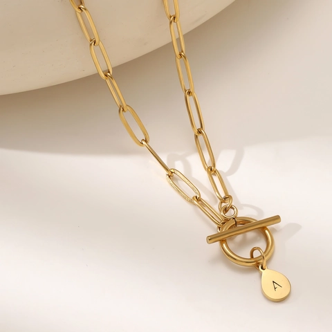 Collana in Acciaio Inossidabile 304 Placcato Oro 18K a Graffetta Con Chiusura OT Ciondolo Lettera Iniziale Gioielli Donna