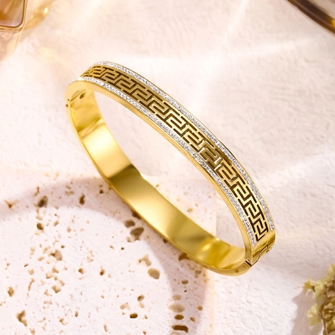 Vintage Titanium Steel Greek Key Bangle For Women Luxury Rhinestone Inlaid Waterproof Non-fading Meander Pattern Jewelry Gift
