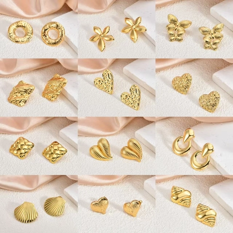Orecchini a Bottone Geometrici in Acciaio Inossidabile Placcato Oro 18K Vintage per Donna Orecchini Cuore Fiore Farfalla Martellati Irregolari