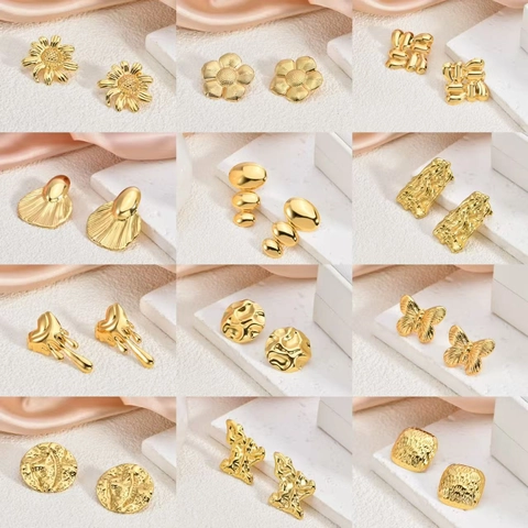Orecchini a Bottone Geometrici in Acciaio Inossidabile Placcato Oro 18K Vintage per Donna Orecchini Cuore Fiore Farfalla Martellati Irregolari