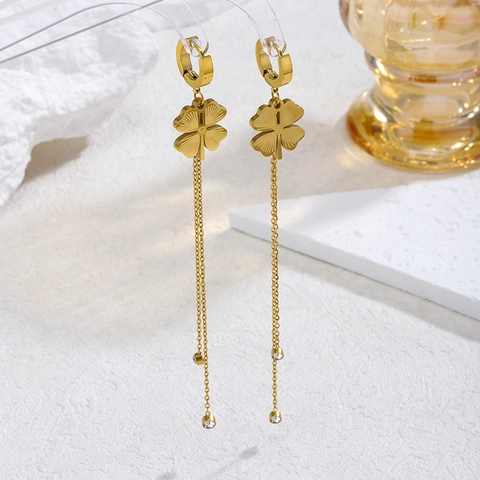 Pendientes Largos de Trébol de Cuatro Hojas Chapados en Oro Con Poste de Acero Inoxidable y Borlas de Zirconia para Mujer