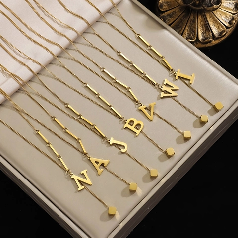 Mode Acier Inoxydable Anglais 26 Lettres Collier Plaqué Or Petit Carré Gland Pendentif Initial Chaîne Pour Femmes Bijoux