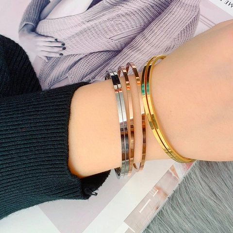 Minimalistischer Armreif Aus Titanstahl Für Damen 18K Vergoldet Schlichter Runder Armreif Modeschmuck Accessoire