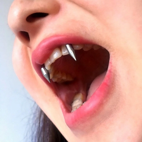 Stainless Steel Vampire Fang Smiley Lip Piercing Spike Stud Hoop Horseshoe Body Piercing Jewelry For Halloween Cosplay