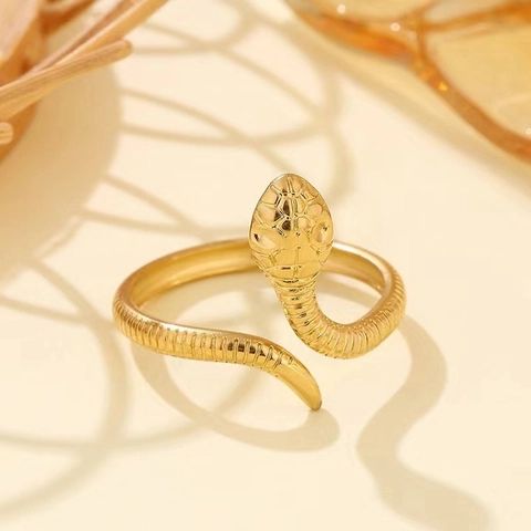 Vintage Titanium Steel Snake Shaped Open Ring For Women Minimalist Gold Silver Color Plated Adjustable Wrap Finger Ring Jewelry