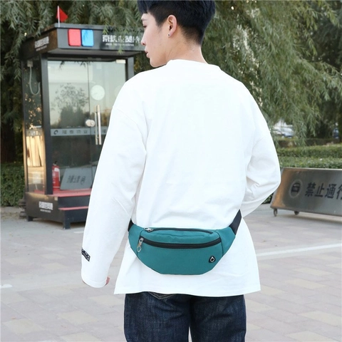 Fashion Nylon Waist Bag Large Capacity Unisex Chest Bag With Headphone Hole Casual Outdoor Sport Fanny Pack Travel Bag