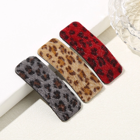 Leopard Print Faux Fur Rectangular Snap Hair Clips For Women Fashion Winter Warm Plush Hair Accessories Animal Pattern Side Clips