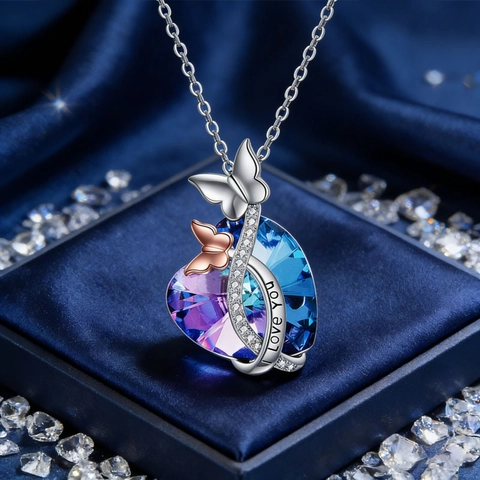 Collana con Pendente a Forma di Cuore in Lega Romantica con Cristallo di Vetro Sfumato Viola Rosa Farfalla Love You Incisa per Donna Regalo