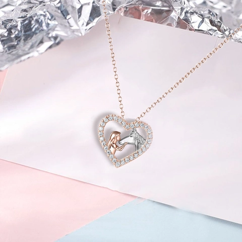 Heart Pendant Necklace Girl and Horse Motif Alloy Zirconia Inlaid Rose Gold Silver Fashion Jewelry For Women Gift