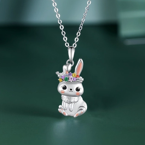 Schattige Legering Konijn Hanger Ketting Met Kleurrijke Kristallen Bloemenkrans Verzilverd Cartoon Dier Sieraden Voor Vrouwen Meisjes