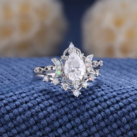 Ensemble de Bagues Empilables Vintage Bohémien en Alliage de Zinc avec Zirconia Poire Lune Étoile et Opale Synthétique