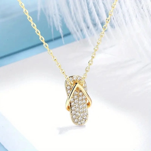 Fashion Alloy Flip Flop Pendant Necklace For Women Full Rhinestone Creative Summer Slipper Shape Jewelry Necklace
