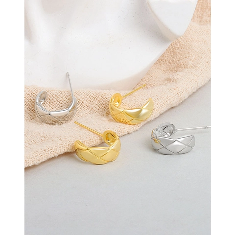 925 Sterling Silver Quilted C-Shape Stud Earrings Minimalist Geometric Diamond Lattice Pattern Gold Silver Plated Elegant Earrings For Women Jewelry