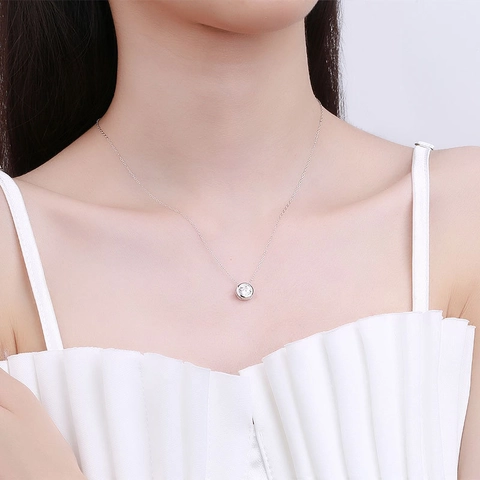 925 Sterling Silver Moissanite Pendant Necklace Round Bezel Set Solitaire For Women Elegant Wedding Party Jewelry Gift