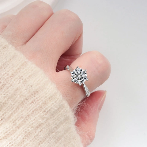 Classic Six-Prong 925 Sterling Silver Ring With Sparkling Moissanite Zirconia Round Cut Engagement Wedding Jewelry For Women