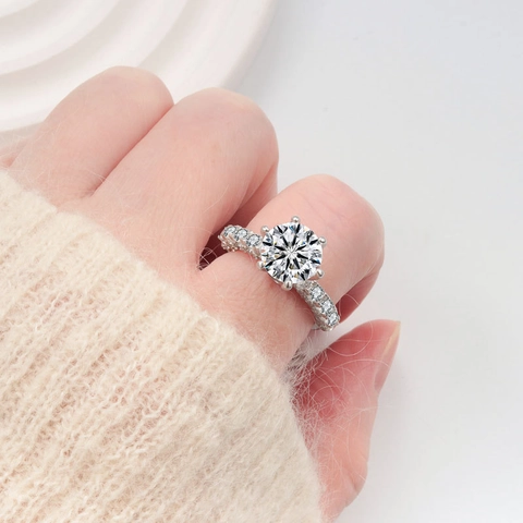 Luxury S925 Sterling Silver Moissanite Ring For Women Classic Six Claw Engagement Ring Sparkling Zirconia Bridal Wedding Ring Jewelry
