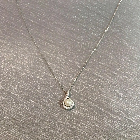 Collar de Acero Inoxidable con Perla Artificial y Zirconia Colgante de Gota de Agua para Mujer Lágrima de Sirena Joyería Elegante