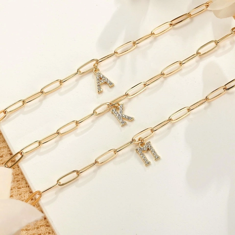 Bracciale a Catena a Graffetta in Acciaio Inossidabile Placcato Oro Strass Pavé Iniziale 26 Lettere Pendente per Gioielli Moda Donna