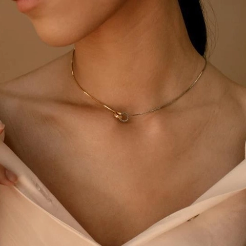 Collier Minimaliste en Acier Inoxydable avec Double Anneaux Entrelacés Bicolore Or Argent Chaîne Vénitienne pour Femme Bijoux Cadeau