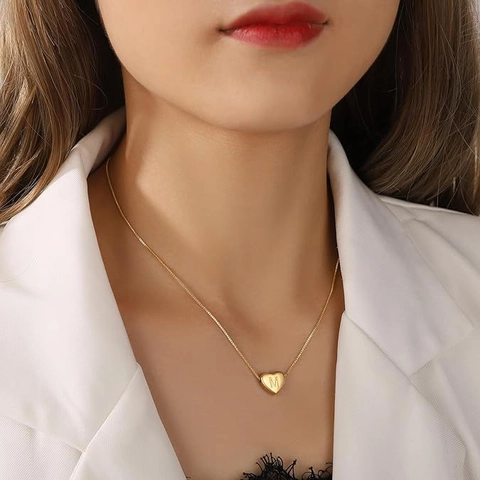Collier Initiale Coeur en Acier Inoxydable Plaqué Or 18K pour Femmes Hommes Pendentif Lettre Alphabet A-Z Chaîne de Boîte Bijoux de Mode Cadeau