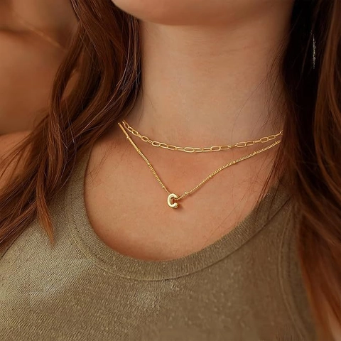 Collier Pendentif 26 Lettres Initiales en Acier Inoxydable Or Argent Chaîne Trombone Satellite Double Couche Bijoux Minimalistes pour Femmes