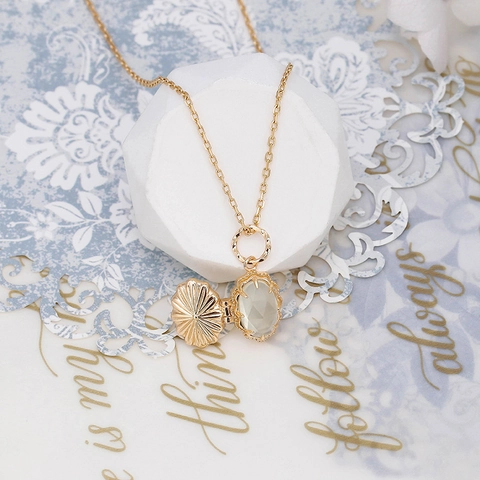 French Retro S925 Sterling Silver 14K Gold Plated Prehnite Locket Pendant Necklace For Women Oval Sunray Pattern Openable Jewelry