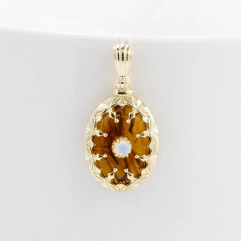 Vintage 925 Sterling Silver Gold Plated Oval Pendant Necklace Synthetic Amber And Opal Inlaid Light Luxury Fashion Jewelry For Women