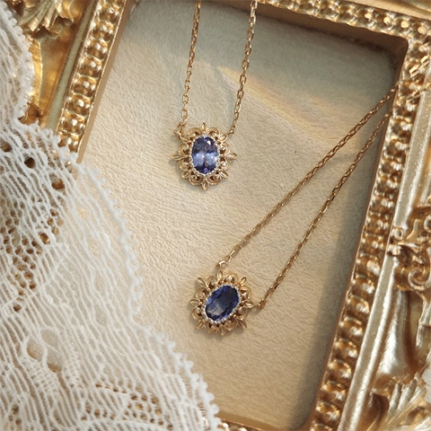 Collana di Tanzanite Naturale in Argento Sterling 925 Placcato Oro Vintage Europeo Ciondolo a Fiore Cavo per Donna Gioielli