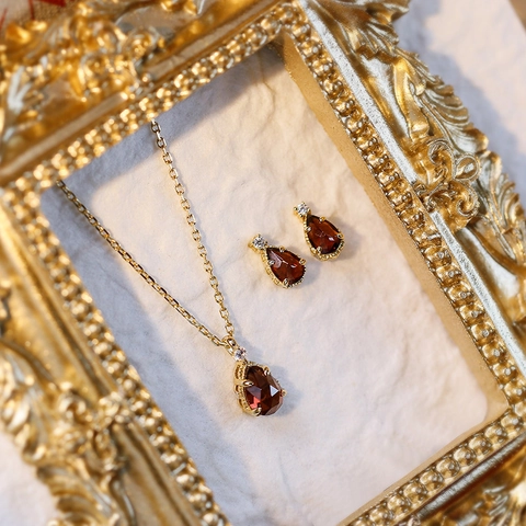 925 Sterling Silver Garnet Jewelry Set Elegant Waterdrop Red Stone Pendant Necklace Earrings For Women Birthday Gift