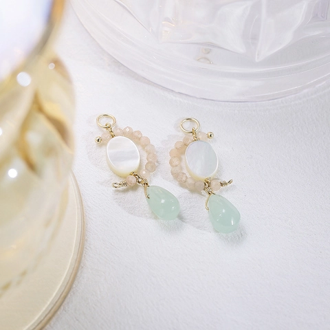 Boucles d'Oreilles Pendantes Bohème en Coquillage et Pierre Naturelle Faites à la Main Crochet en Argent Plaqué Or Labradorite Pierre de Lune