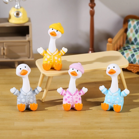 Cute Duck Figurine Resin Polka Dot Pajamas Miniature Desktop Ornament Home Car Interior Decoration Cartoon Animal Statues