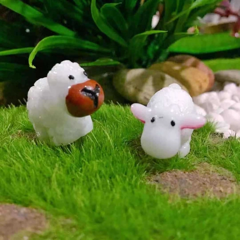 Coppia di Pecore in Miniatura Statuetta in Resina per Micro Paesaggio Muschio Fai da Te Vaso Succulente Giardino Arredo