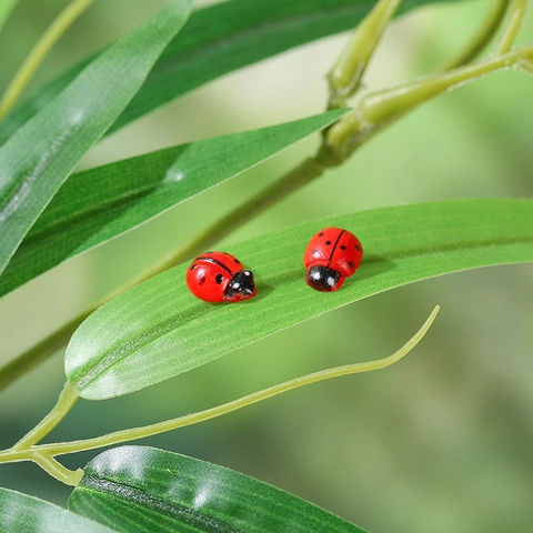 Miniature Red Ladybug Decorative Figurine Resin Wood Beetle Ornament For DIY Craft Fairy Garden Potted Plant Landscape Decor