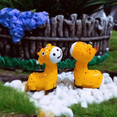 Simpatiche Figurine in Resina Micro Paesaggio Giraffa Cartone Animato Ornamenti in Miniatura Animali per Fai da Te Giardino Casa Ufficio