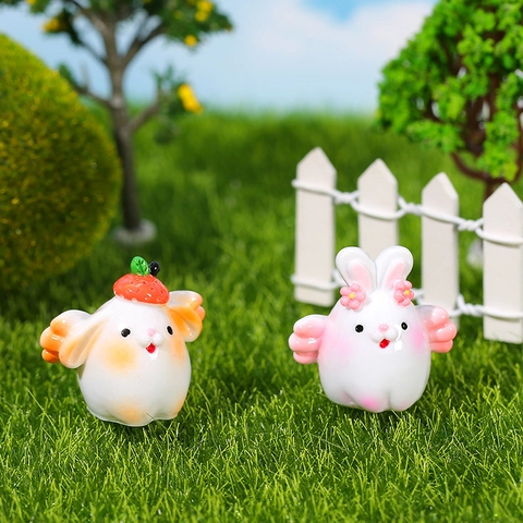 Mignonne Mini Figurine de Lapin Volant en Résine Design Chapeau Fraise et Fleur Pour Décoration de Bureau Micro Paysage