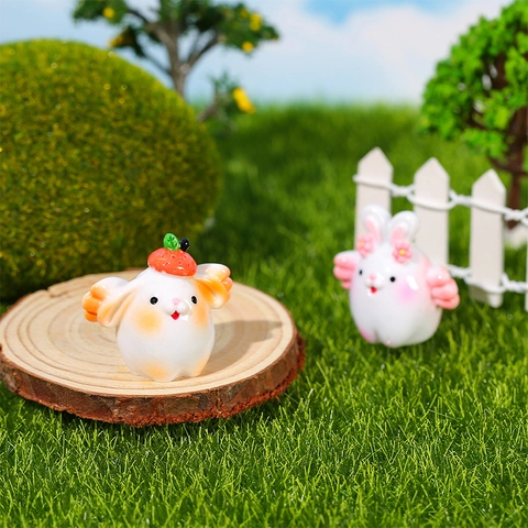 Mignonne Mini Figurine de Lapin Volant en Résine Design Chapeau Fraise et Fleur Pour Décoration de Bureau Micro Paysage