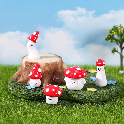 Cute Resin Mushroom Miniature Ornament Smiley Face Red Polka Dot Figurines For Micro Landscape Fairy Garden Home Office Decor